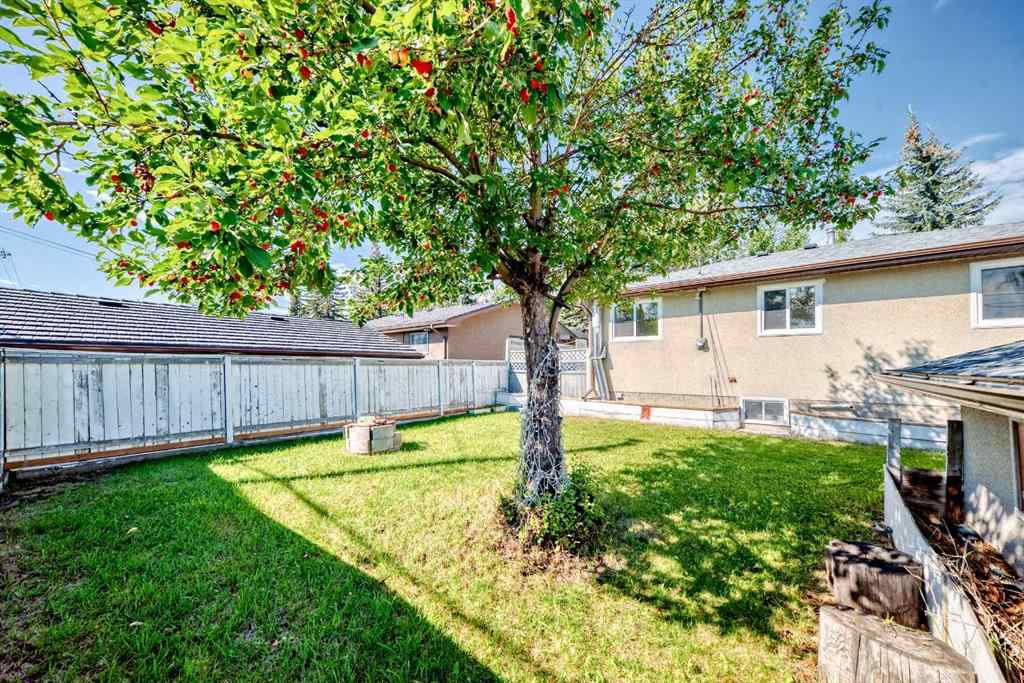 MLS® A2249490 - 6216 4 Street NE in Thorncliffe Calgary, Residential