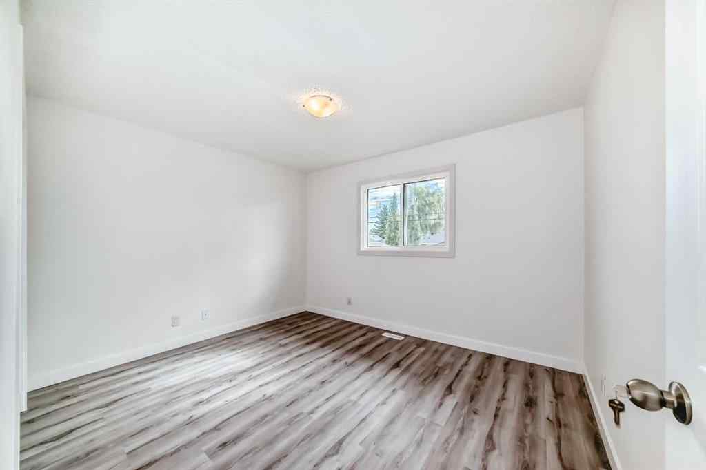 MLS® A2249490 - 6216 4 Street NE in Thorncliffe Calgary, Residential