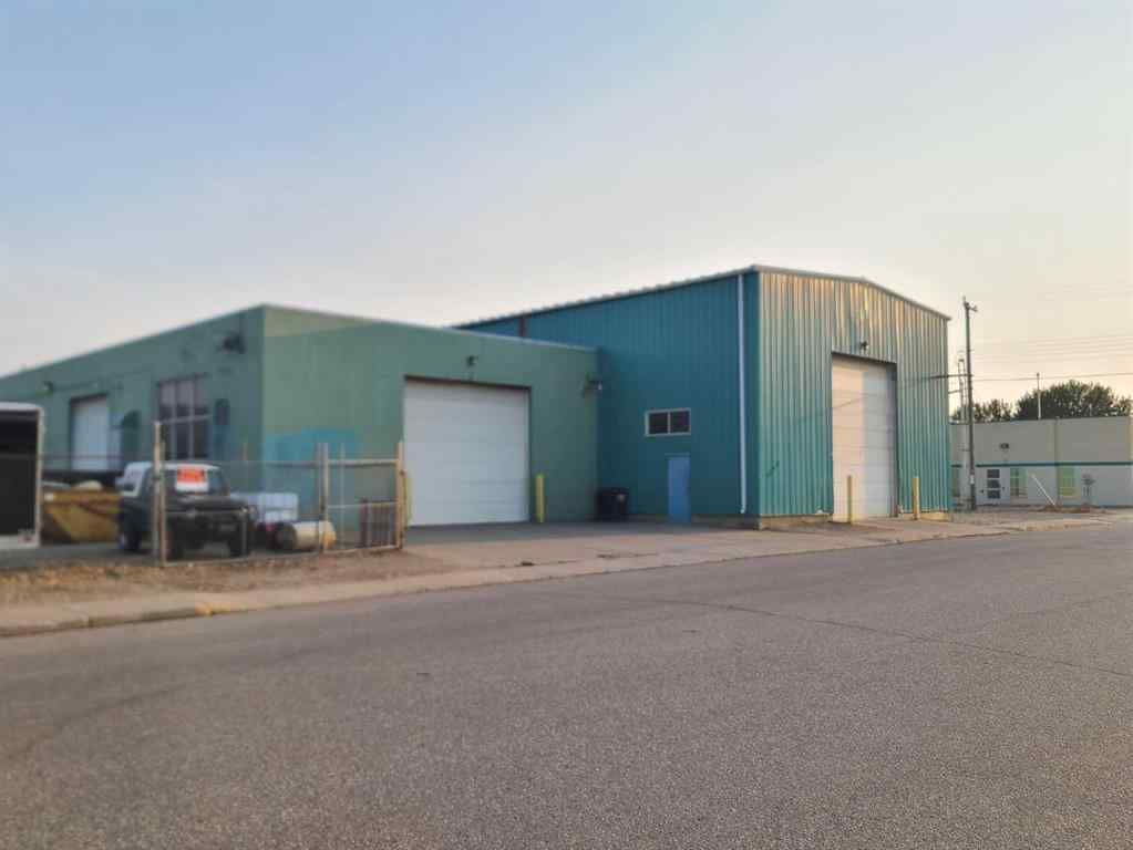MLS® A2249501 - 9503-9519 90 Avenue  in Industrial Area Peace River, Commercial