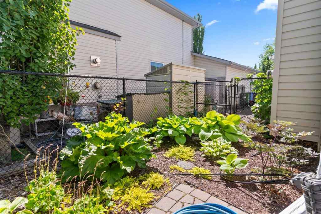 MLS® A2249508 - 40 Rocky Ridge Landing NW in Rocky Ridge Calgary, Residential