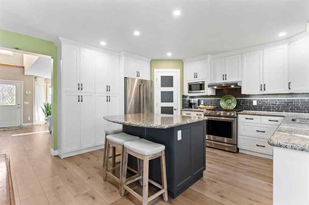 MLS® A2249508 - 40 Rocky Ridge Landing NW in Rocky Ridge Calgary, Residential