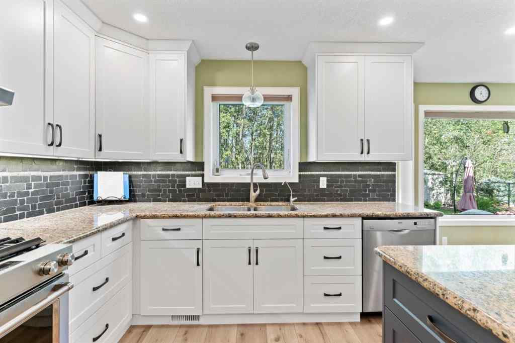 MLS® A2249508 - 40 Rocky Ridge Landing NW in Rocky Ridge Calgary, Residential