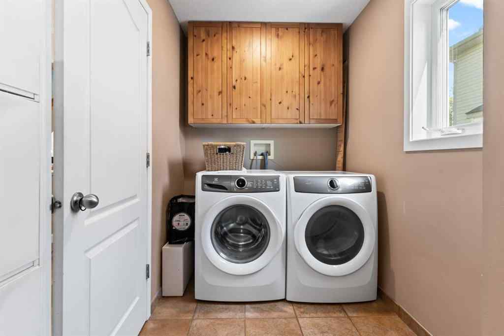 MLS® A2249508 - 40 Rocky Ridge Landing NW in Rocky Ridge Calgary, Residential