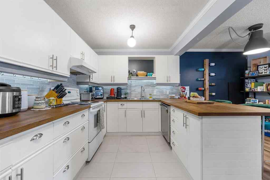 MLS® A2249517 - Unit #201 701 56 Avenue SW in Windsor Park Calgary, Residential