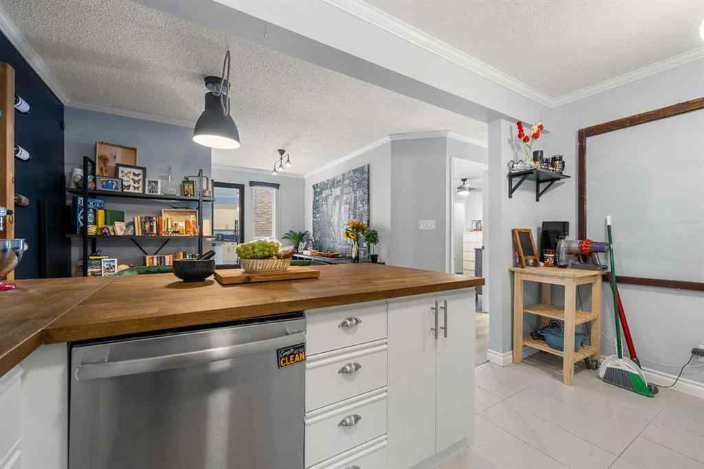 MLS® A2249517 - Unit #201 701 56 Avenue SW in Windsor Park Calgary, Residential
