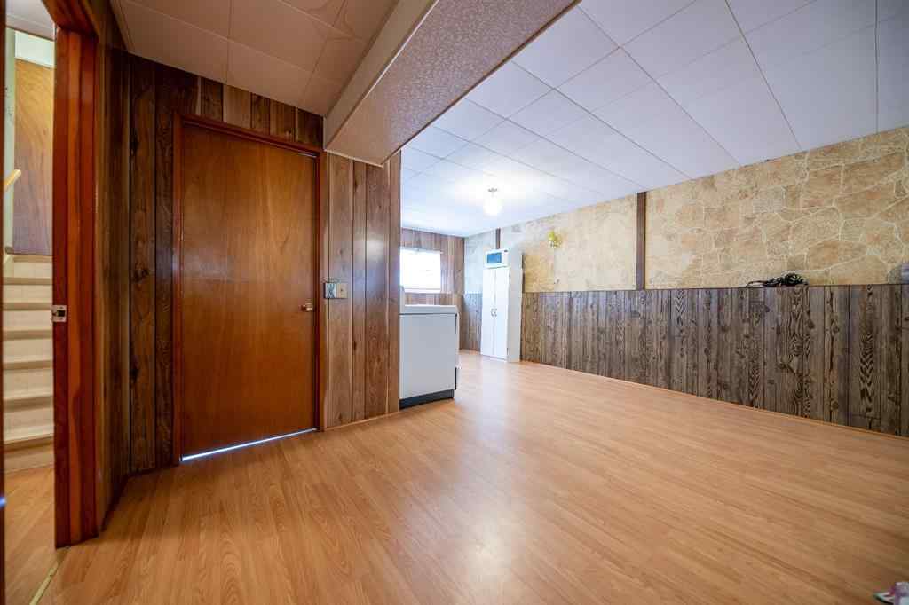 MLS® A2249532 - 9527 98 Avenue  in Smith Grande Prairie, Residential