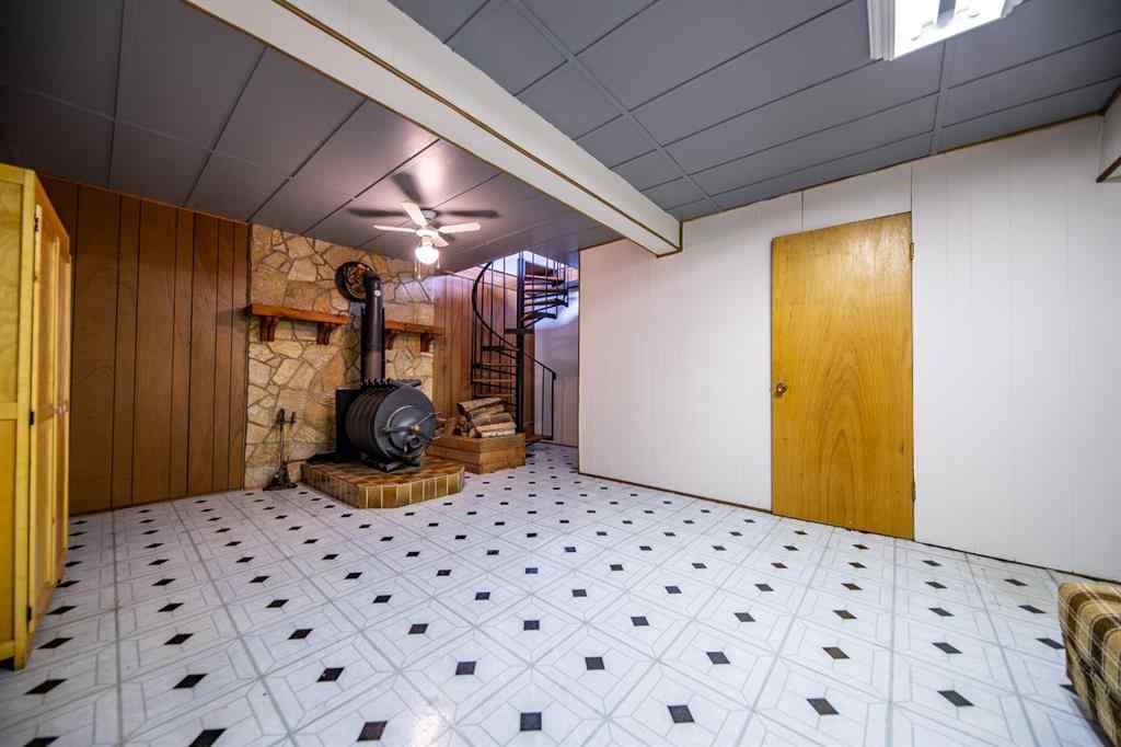 MLS® A2249532 - 9527 98 Avenue  in Smith Grande Prairie, Residential