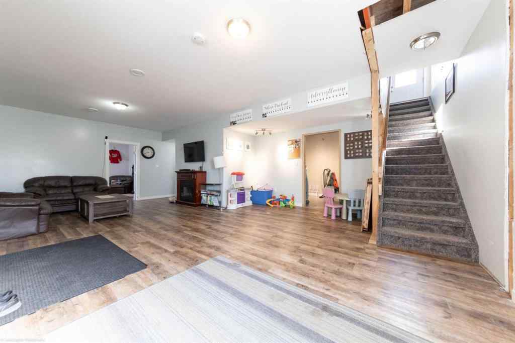 MLS® A2249533 - 26 Hillmond Avenue  in NONE Hillmond, Residential