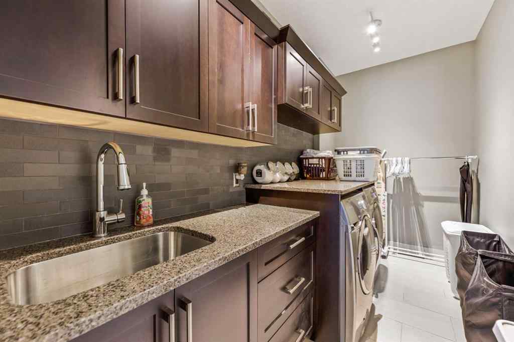 MLS® A2249542 - 2216 8 Street NE in Winston Heights/Mountview Calgary, Residential