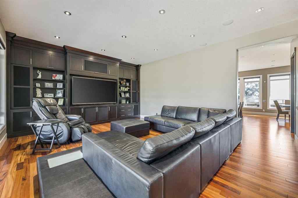 MLS® A2249542 - 2216 8 Street NE in Winston Heights/Mountview Calgary, Residential