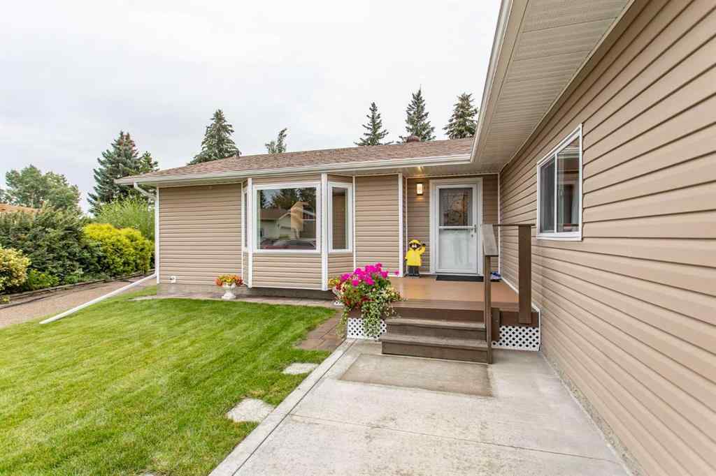 MLS® A2249546 - 5014 60 Street Close  in Downtown Lacombe Lacombe, Residential