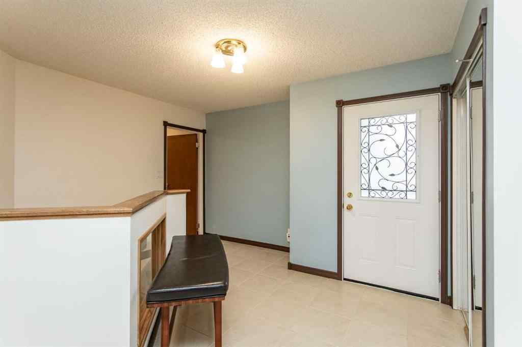 MLS® A2249546 - 5014 60 Street Close  in Downtown Lacombe Lacombe, Residential