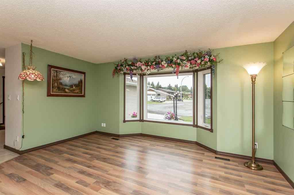 MLS® A2249546 - 5014 60 Street Close  in Downtown Lacombe Lacombe, Residential