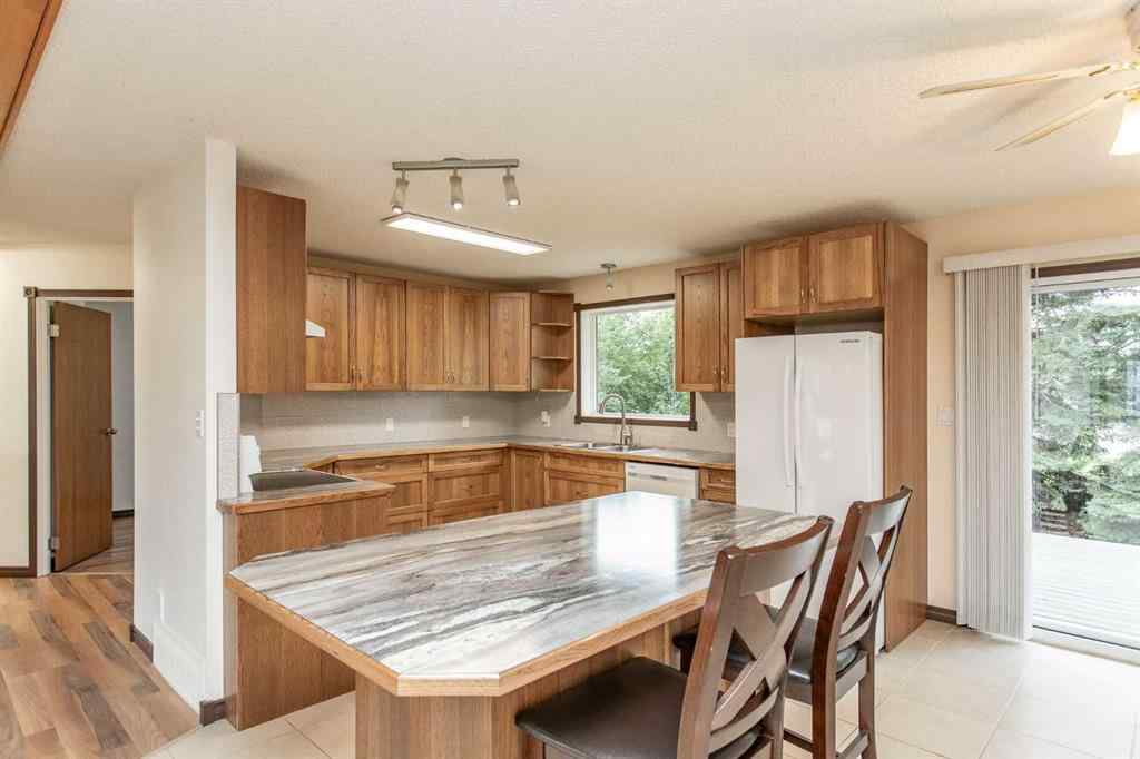 MLS® A2249546 - 5014 60 Street Close  in Downtown Lacombe Lacombe, Residential