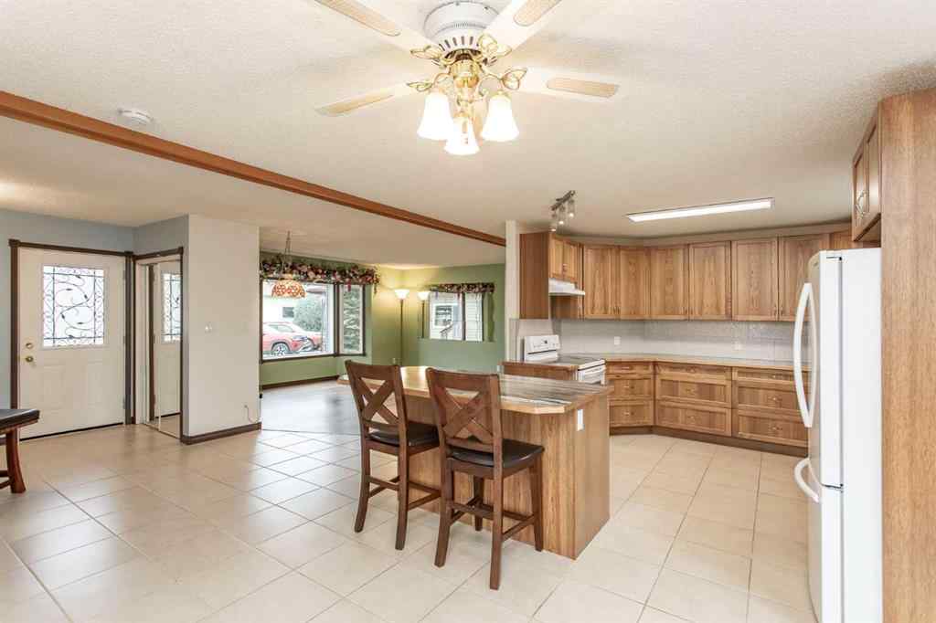 MLS® A2249546 - 5014 60 Street Close  in Downtown Lacombe Lacombe, Residential