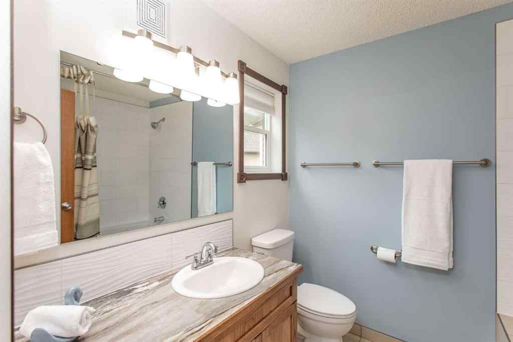 MLS® A2249546 - 5014 60 Street Close  in Downtown Lacombe Lacombe, Residential