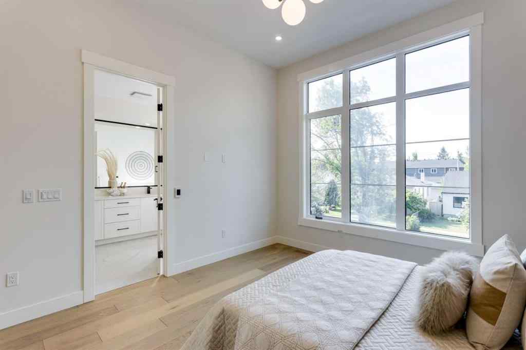 MLS® A2249558 - 424 14 Avenue NE in Renfrew Calgary, Residential