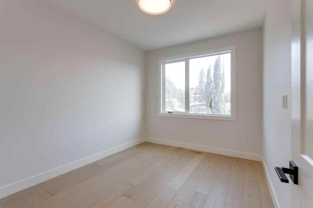 MLS® A2249558 - 424 14 Avenue NE in Renfrew Calgary, Residential