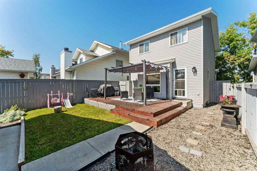 MLS® A2249560 - 815 Erin Woods Drive SE in Erin Woods Calgary, Residential