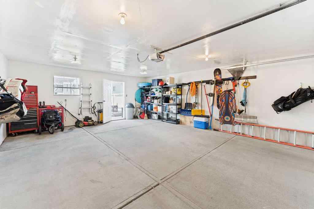 MLS® A2249560 - 815 Erin Woods Drive SE in Erin Woods Calgary, Residential