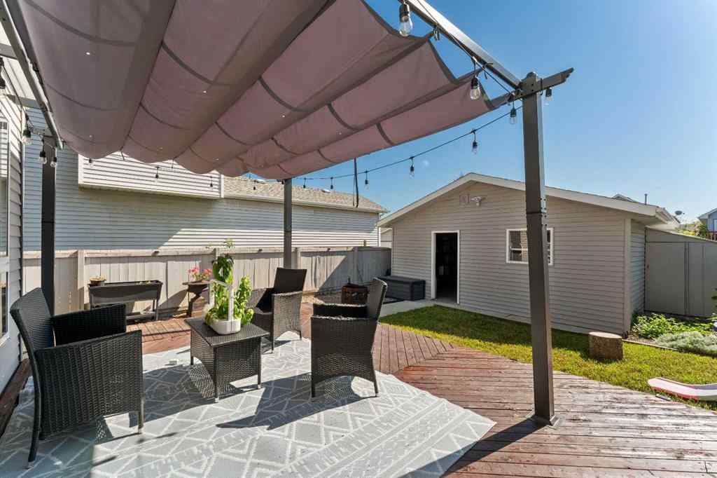MLS® A2249560 - 815 Erin Woods Drive SE in Erin Woods Calgary, Residential
