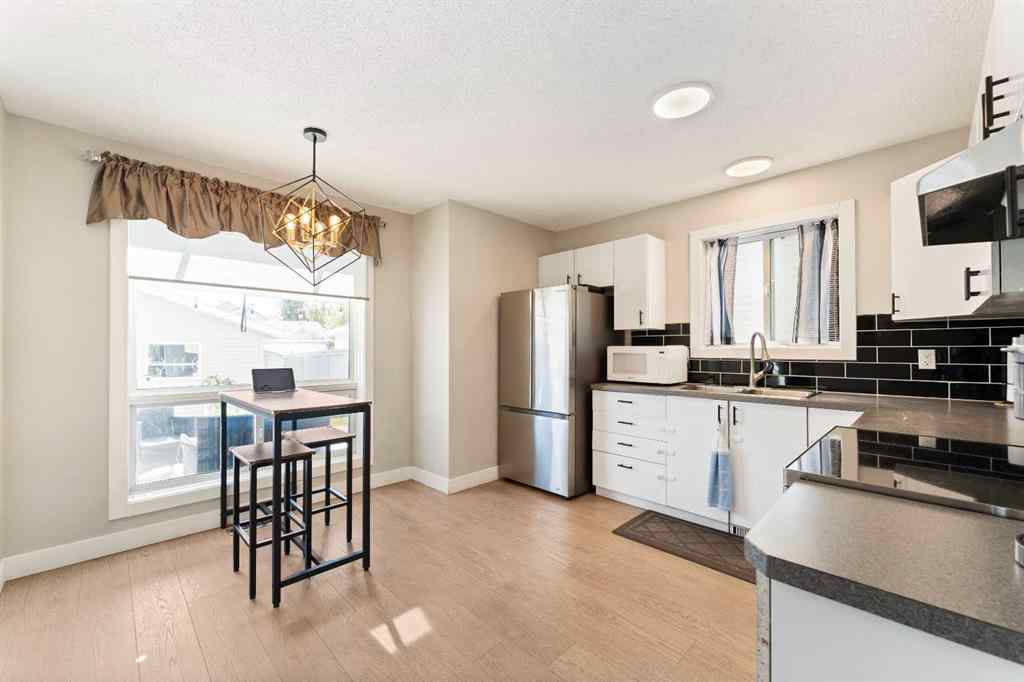 MLS® A2249560 - 815 Erin Woods Drive SE in Erin Woods Calgary, Residential