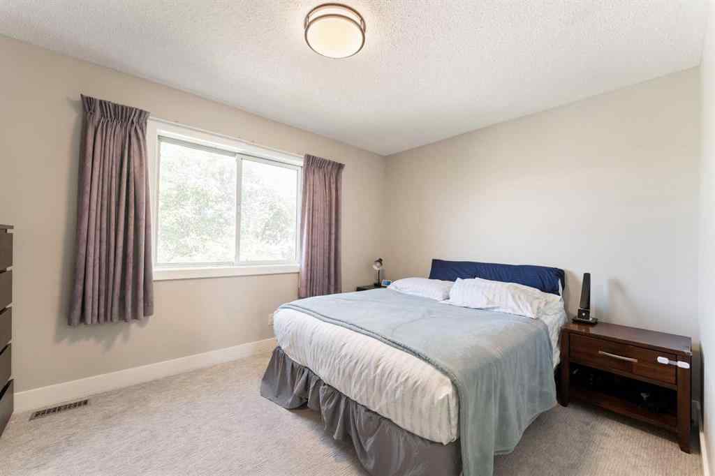 MLS® A2249560 - 815 Erin Woods Drive SE in Erin Woods Calgary, Residential