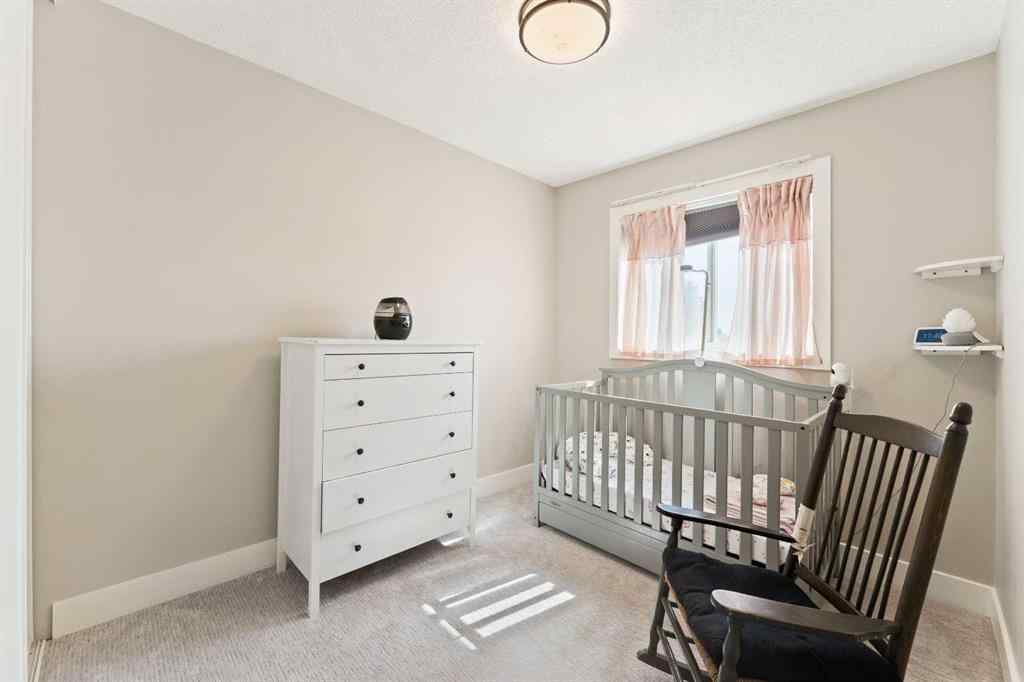 MLS® A2249560 - 815 Erin Woods Drive SE in Erin Woods Calgary, Residential