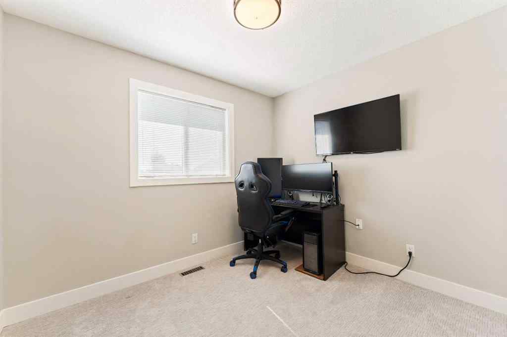 MLS® A2249560 - 815 Erin Woods Drive SE in Erin Woods Calgary, Residential