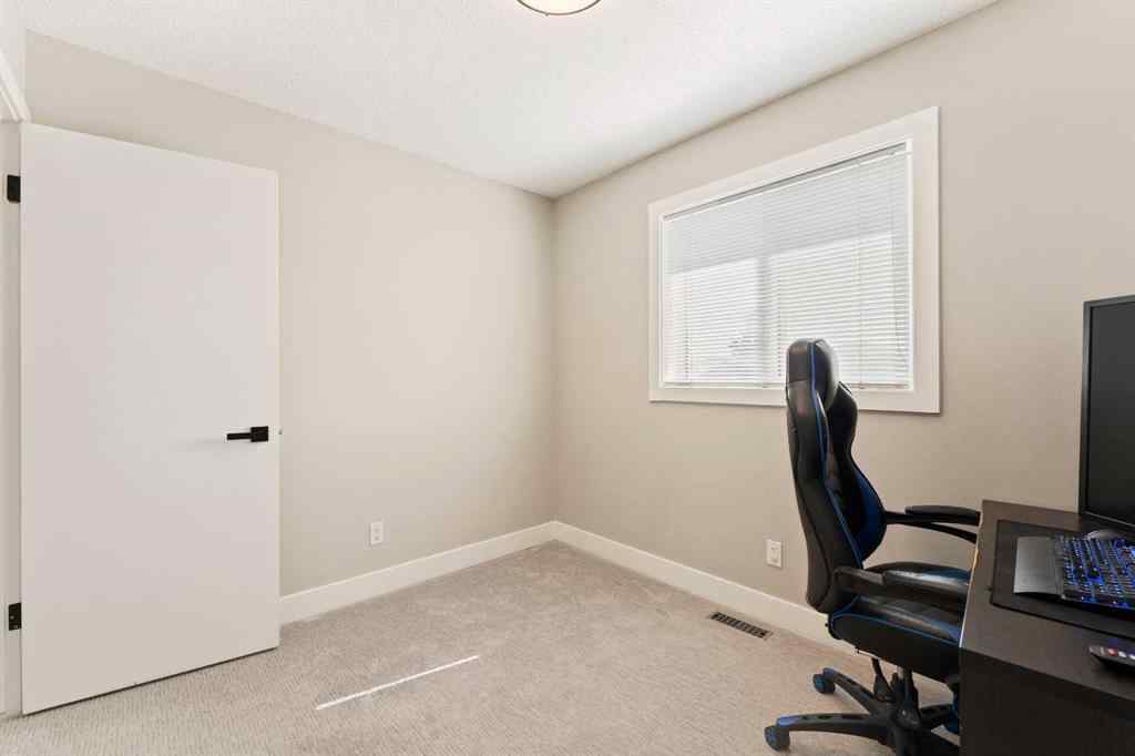 MLS® A2249560 - 815 Erin Woods Drive SE in Erin Woods Calgary, Residential