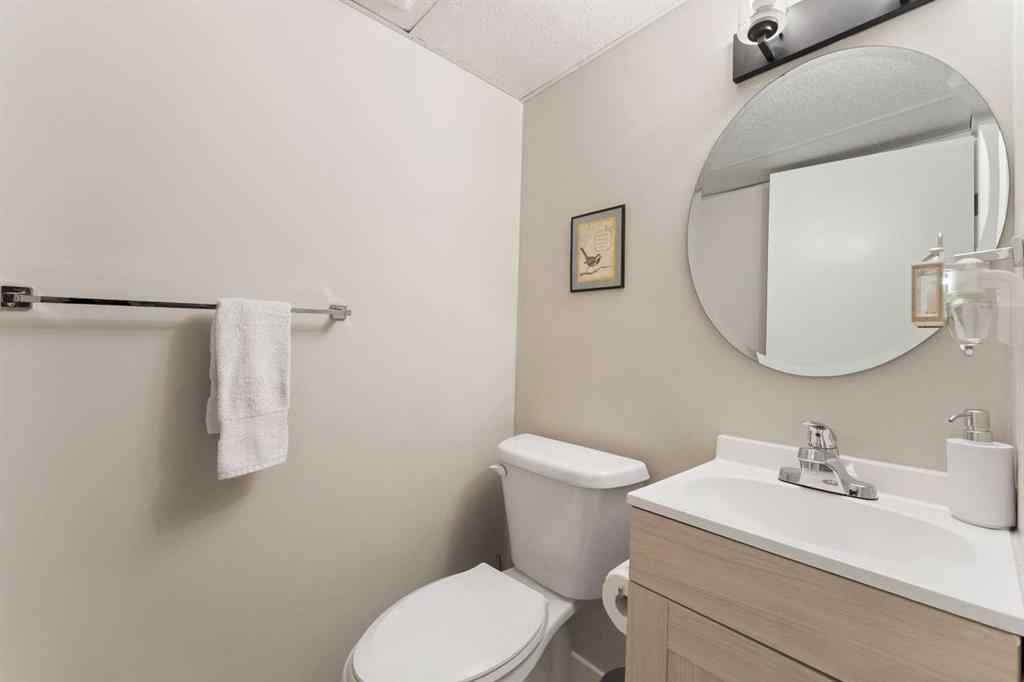MLS® A2249560 - 815 Erin Woods Drive SE in Erin Woods Calgary, Residential