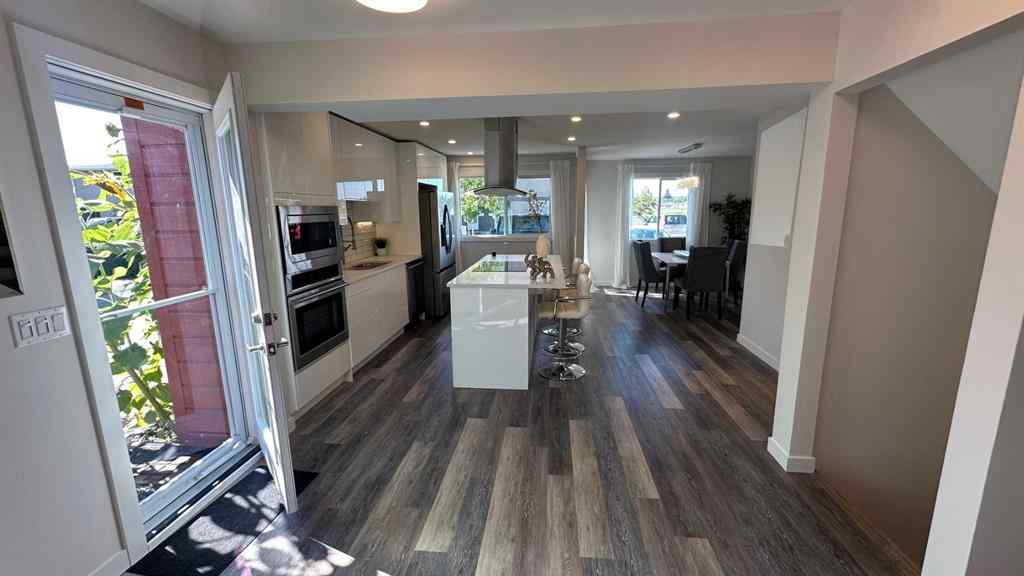 MLS® A2249570 - Unit #206 6223 31 Avenue NW in Bowness Calgary, Residential