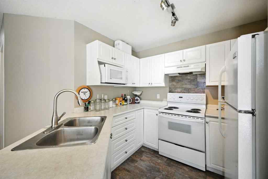 MLS® A2249571 - Unit #203 616 19 Street SE in NONE High River, Residential