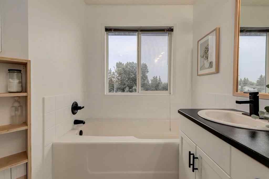 MLS® A2249573 - 1209 Kingsland Road SE in Kings Heights Airdrie, Residential
