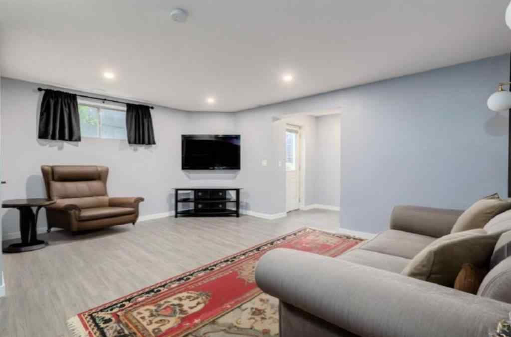 MLS® A2249573 - 1209 Kingsland Road SE in Kings Heights Airdrie, Residential