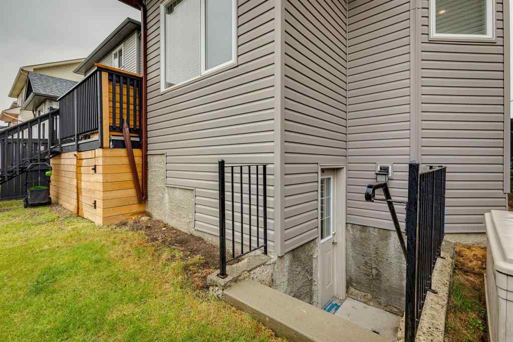 MLS® A2249573 - 1209 Kingsland Road SE in Kings Heights Airdrie, Residential