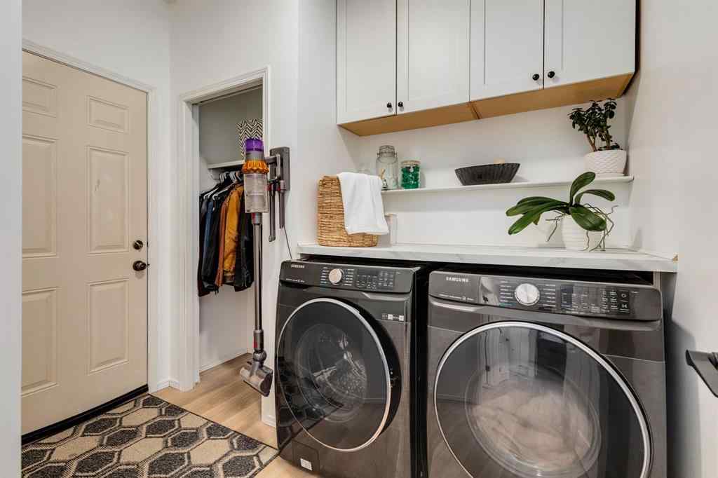 MLS® A2249573 - 1209 Kingsland Road SE in Kings Heights Airdrie, Residential