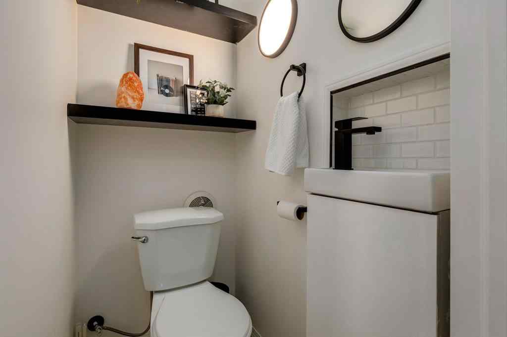 MLS® A2249573 - 1209 Kingsland Road SE in Kings Heights Airdrie, Residential