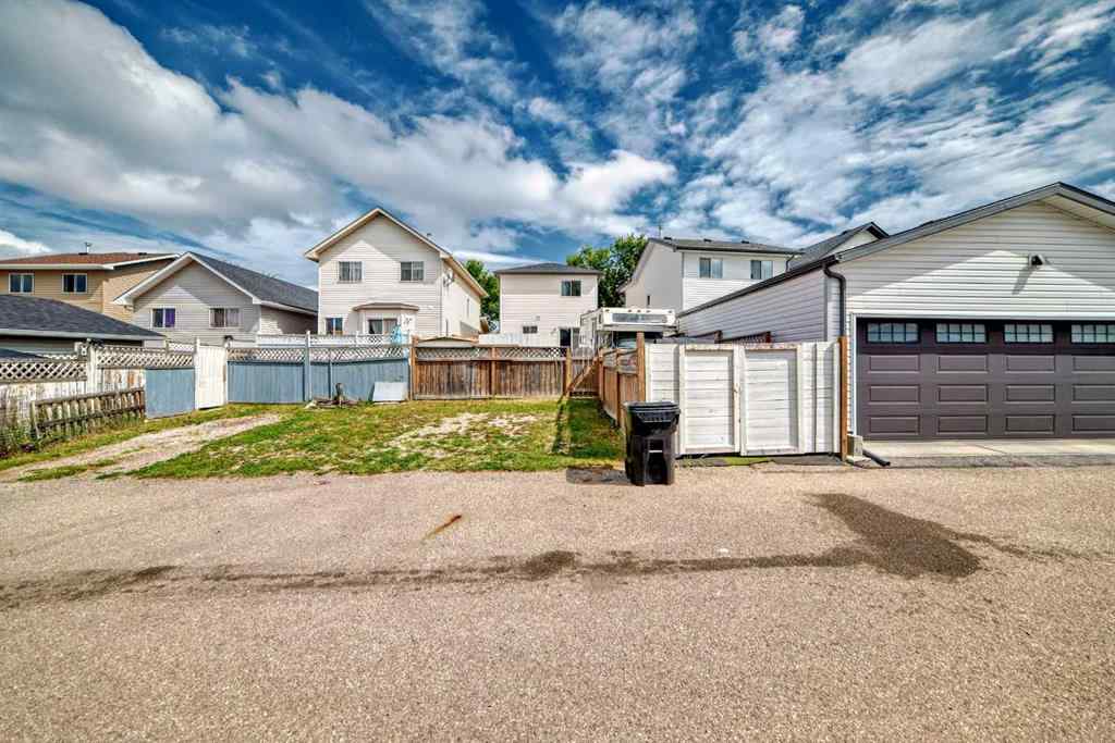 MLS® A2249576 - 37 Martinbrook Link NE in Martindale Calgary, Residential