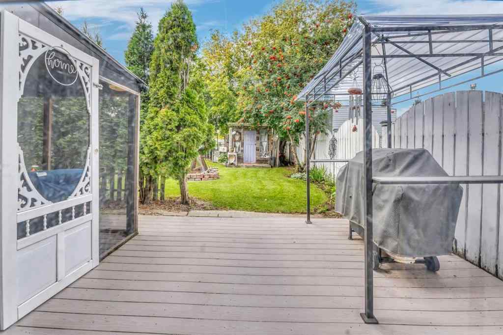MLS® A2249578 - 6 Greenview Crescent  in Green Meadow Strathmore, Residential