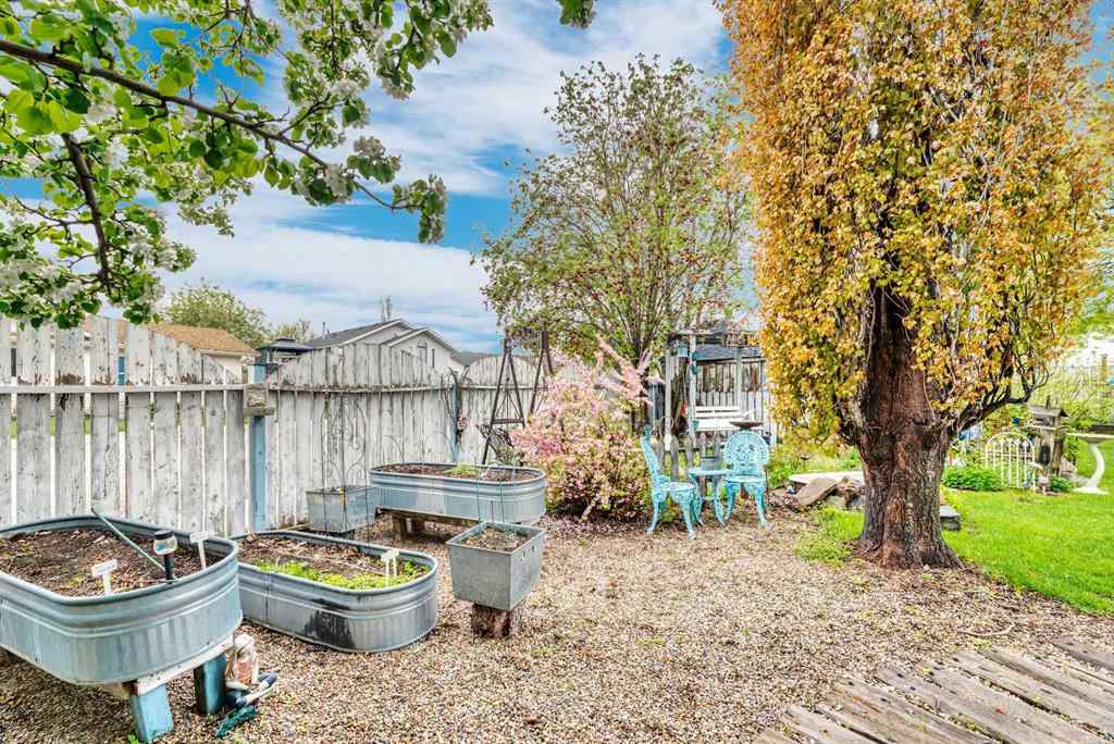 MLS® A2249578 - 6 Greenview Crescent  in Green Meadow Strathmore, Residential