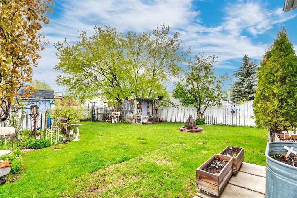MLS® A2249578 - 6 Greenview Crescent  in Green Meadow Strathmore, Residential