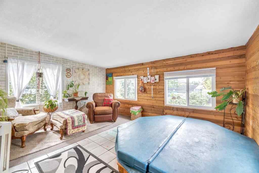 MLS® A2249578 - 6 Greenview Crescent  in Green Meadow Strathmore, Residential