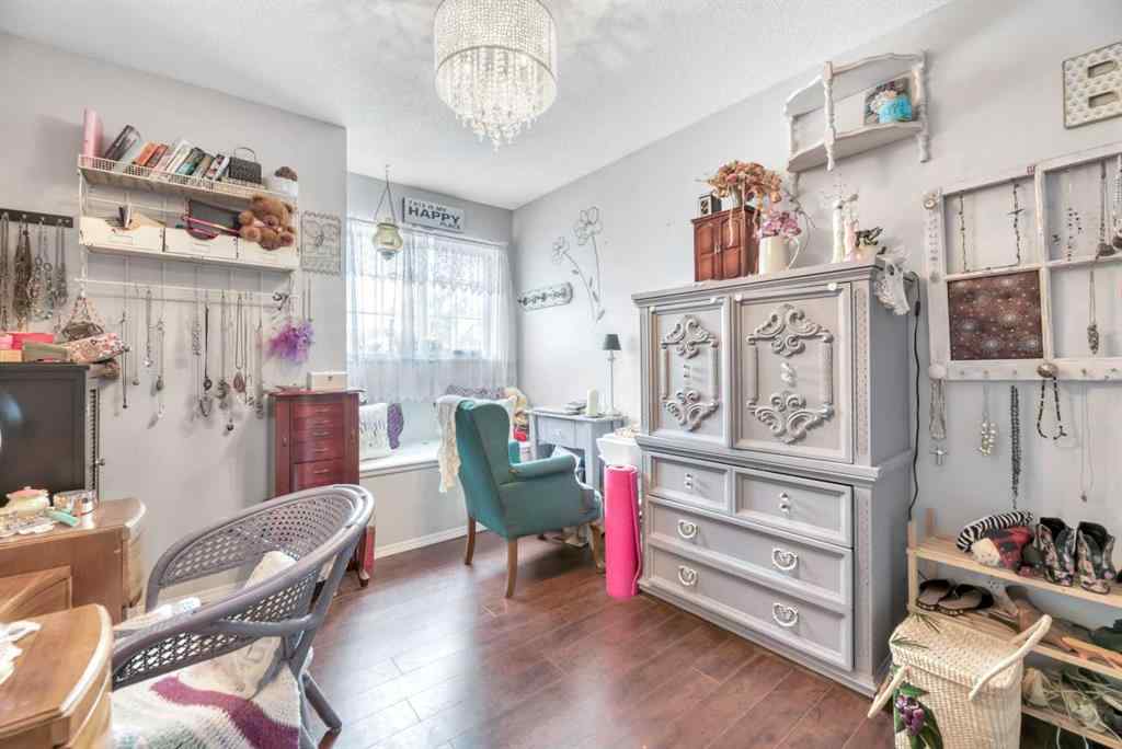 MLS® A2249578 - 6 Greenview Crescent  in Green Meadow Strathmore, Residential