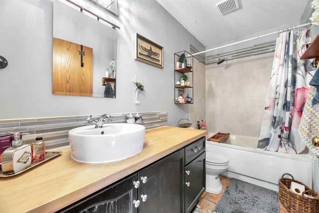 MLS® A2249578 - 6 Greenview Crescent  in Green Meadow Strathmore, Residential