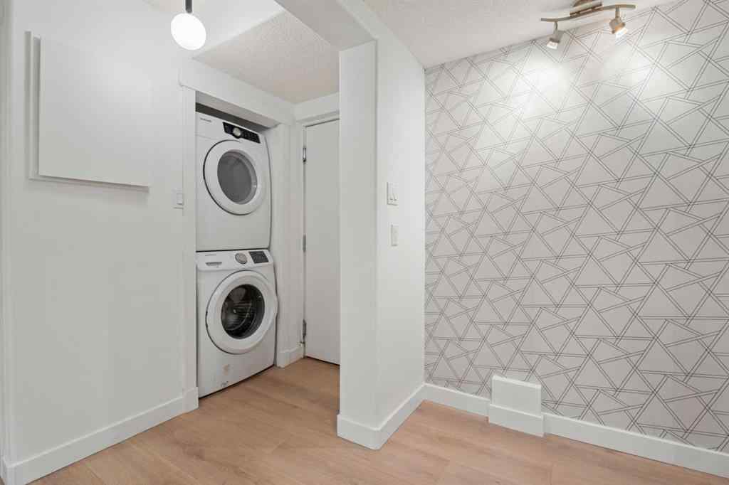 MLS® A2249583 - Unit #2 2104 17 Street SW in Bankview Calgary, Residential