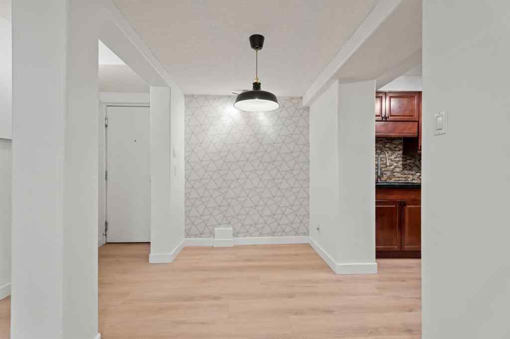 MLS® A2249583 - Unit #2 2104 17 Street SW in Bankview Calgary, Residential