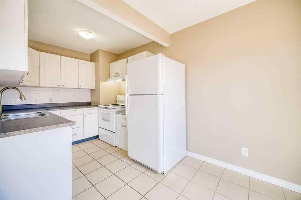 MLS® A2249587 - Unit #6 6829 Centre Street NW in Huntington Hills Calgary, Residential