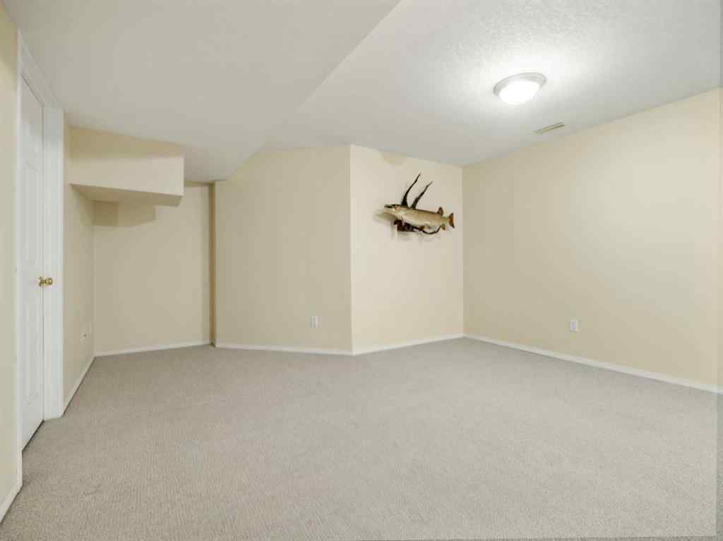 MLS® A2249594 - 77 Columbia Boulevard W in Varsity Village Lethbridge, Residential