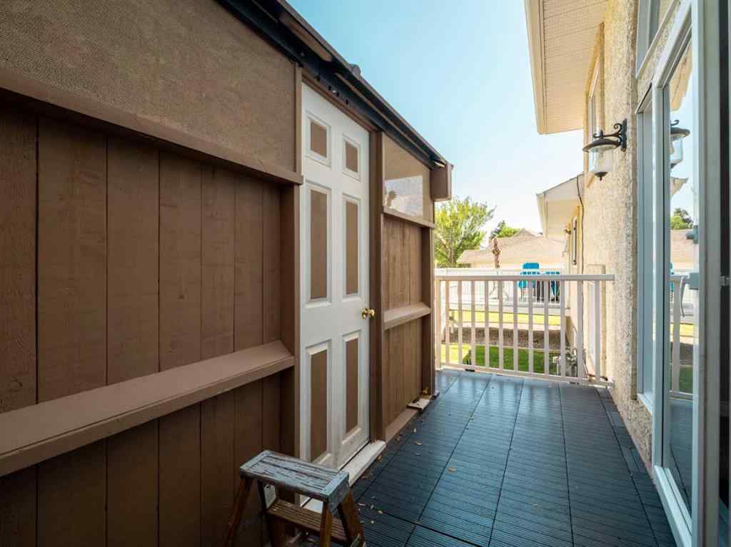 MLS® A2249594 - 77 Columbia Boulevard W in Varsity Village Lethbridge, Residential
